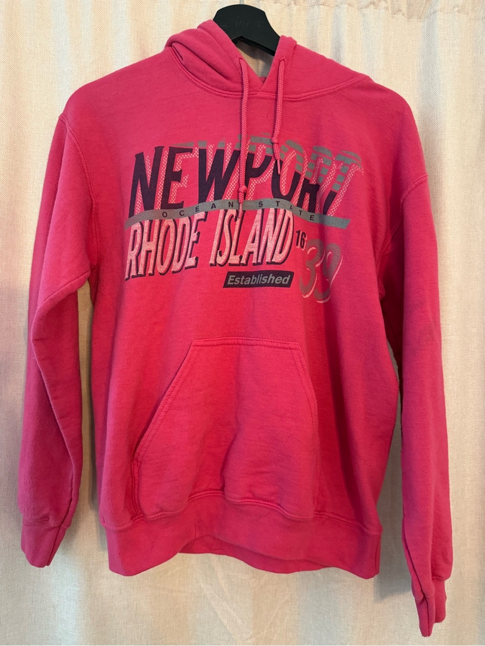 Rhode Island Newport Graphic Hoodie - Pink